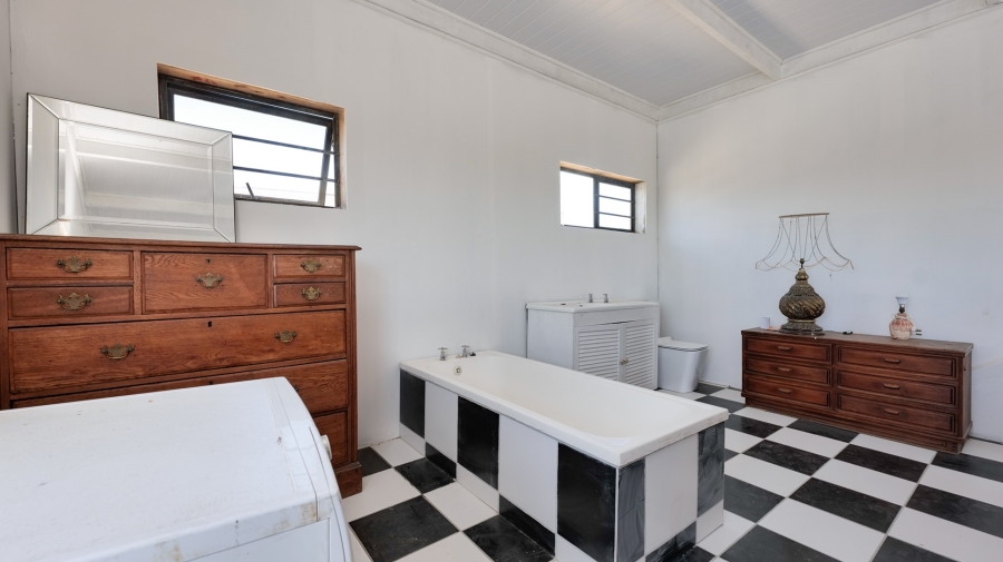 6 Bedroom Property for Sale in Arniston Western Cape